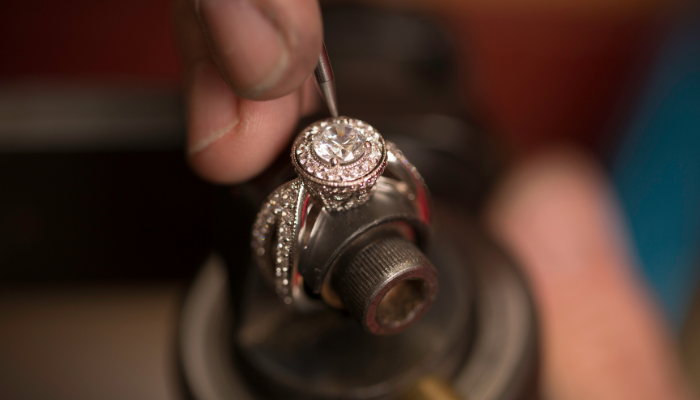 Do lab grown diamonds get cloudy?